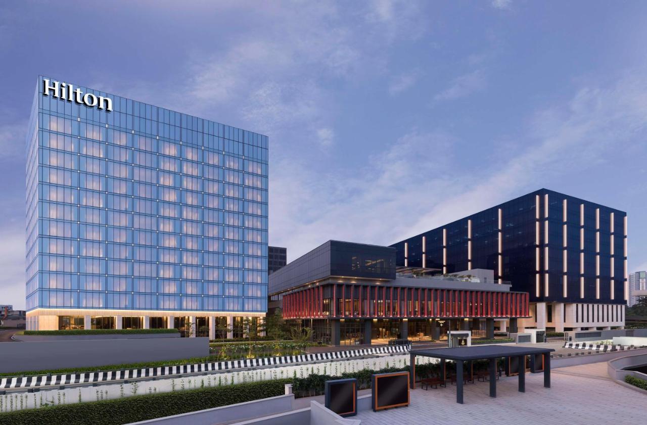 ホテル Hilton Bengaluru Embassy Manyata Business Park エクステリア 写真