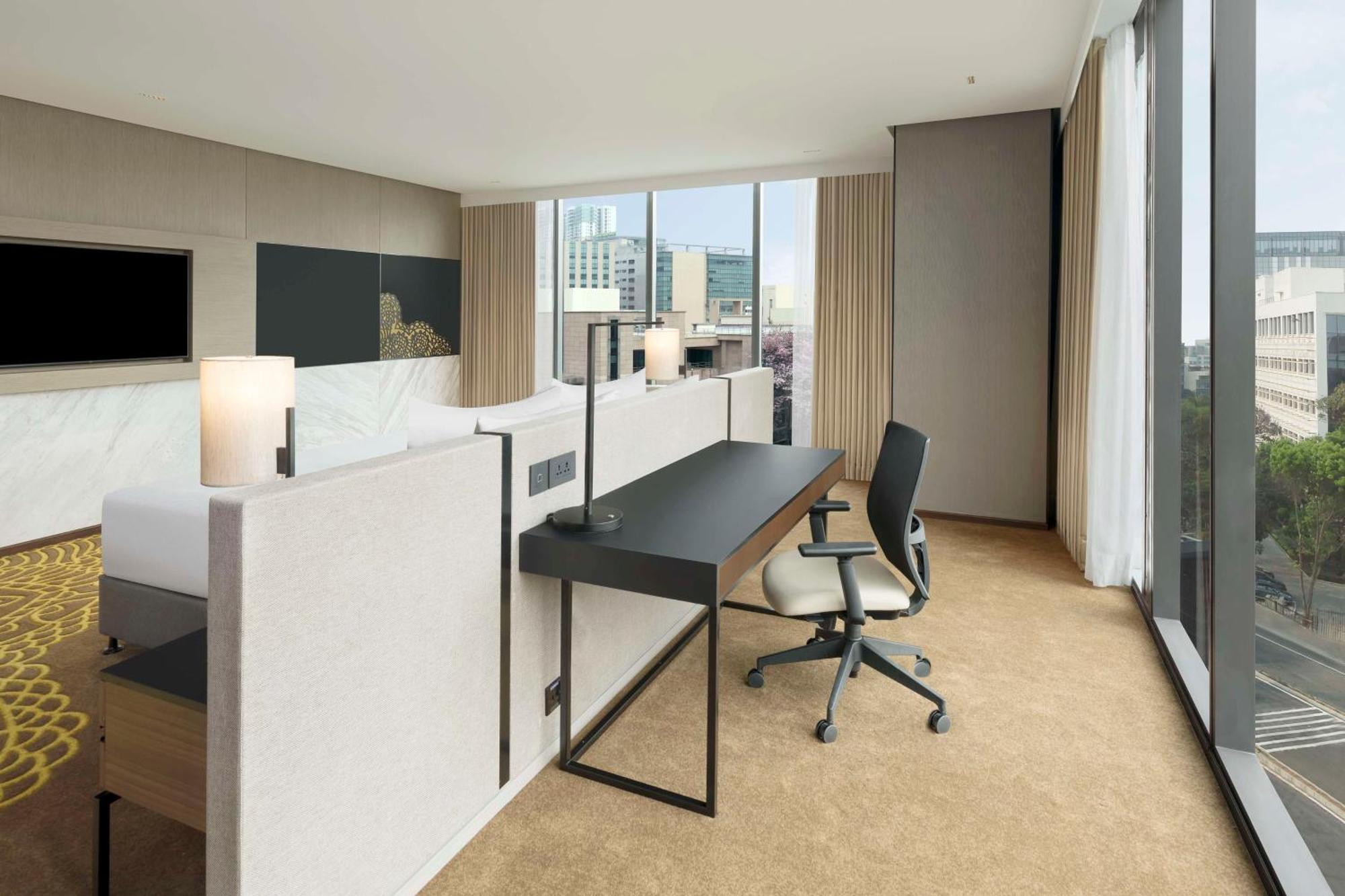 ホテル Hilton Bengaluru Embassy Manyata Business Park エクステリア 写真