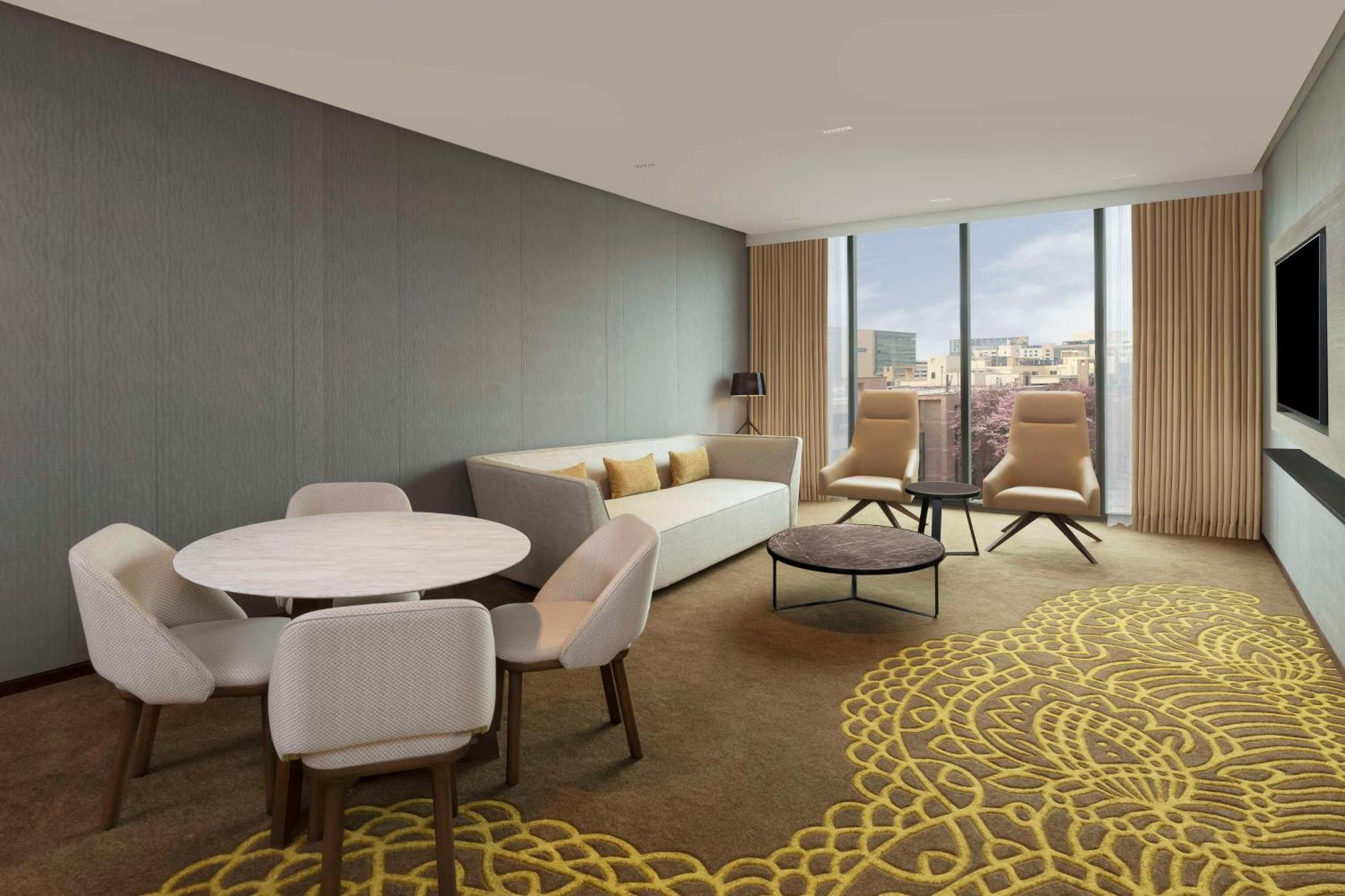 ホテル Hilton Bengaluru Embassy Manyata Business Park エクステリア 写真