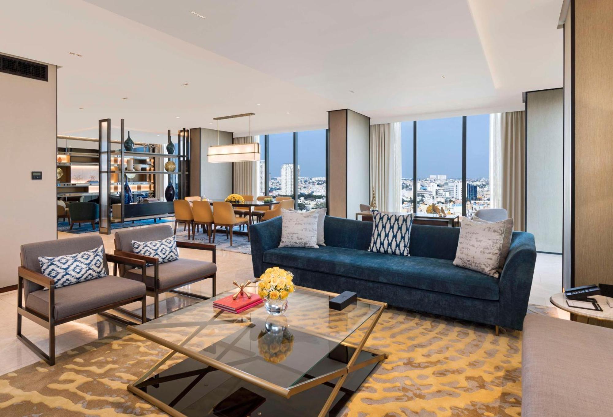 ホテル Hilton Bengaluru Embassy Manyata Business Park エクステリア 写真