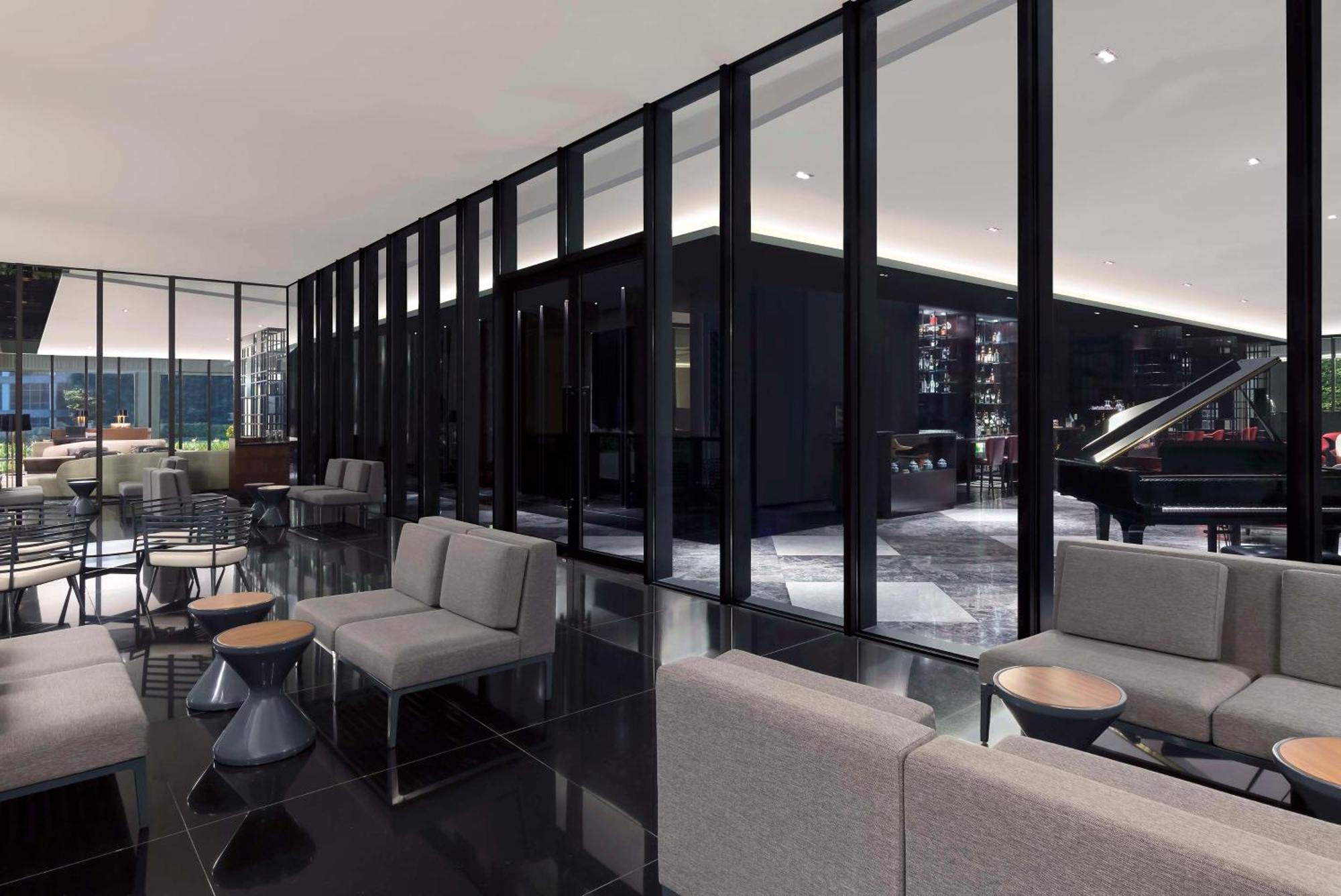 ホテル Hilton Bengaluru Embassy Manyata Business Park エクステリア 写真