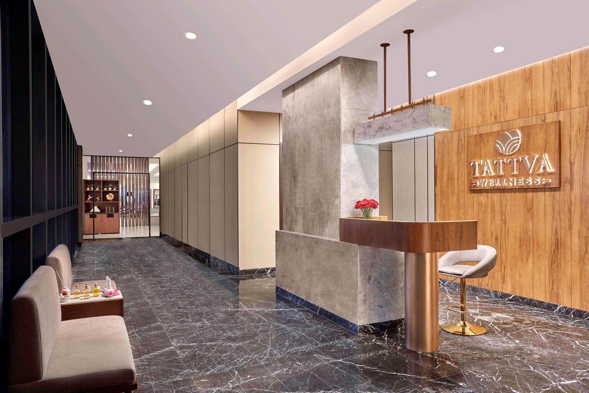 ホテル Hilton Bengaluru Embassy Manyata Business Park エクステリア 写真